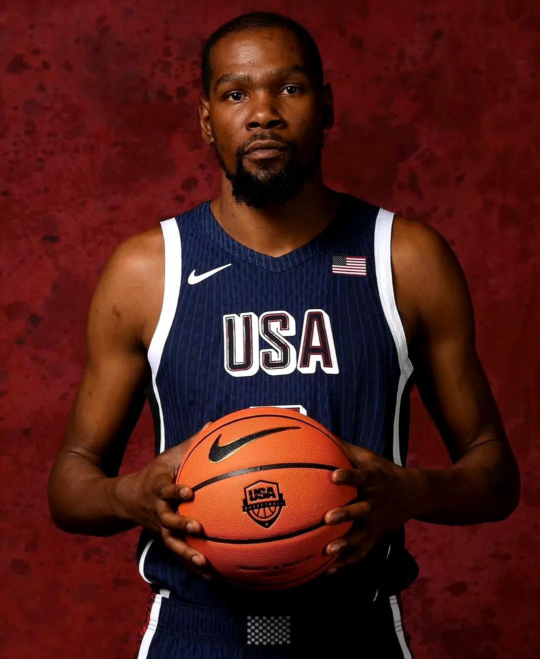 罗马诺：我保证曼联没有告诉霍伊伦他已经不在计划之中（罗马诺：曼联未曾告知霍伊伦他已不在球队计划内）