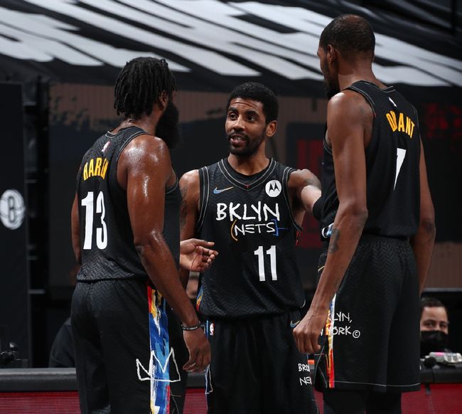 施洛特贝克：吉拉西最近过得确实不容易，但教练一直信任他（施洛特贝克：虽吉拉西近来不顺，主帅对其信任未曾动摇）