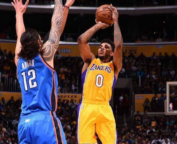 广厦男篮末节逆转战胜北京（广厦男篮末节上演逆转击败北京队）