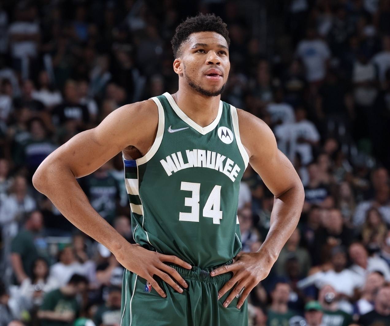 欧文连续突破得分，状态火热（欧文连续冲击篮筐得手，手感滚烫）