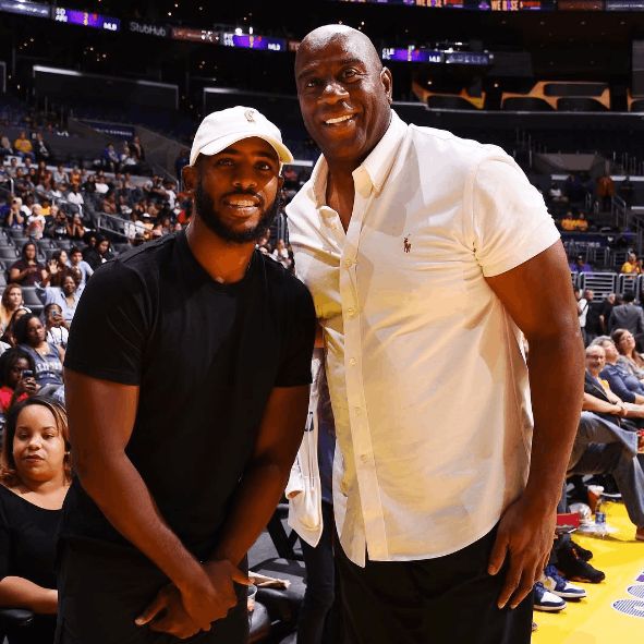 阿斯：拜仁加紧与于帕梅卡诺续约谈判，皇马考虑科纳特为备选（阿斯报：拜仁加速推动于帕梅卡诺续约，皇马将科纳特视为备选方案）