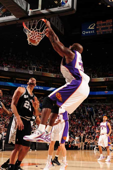 澳超半场：多布森传射，兰德尔失单刀，奥克兰1-2喷气机（澳超半场战报：多布森一传一射，兰德尔单刀不进，奥克兰暂1-2落后喷气机）